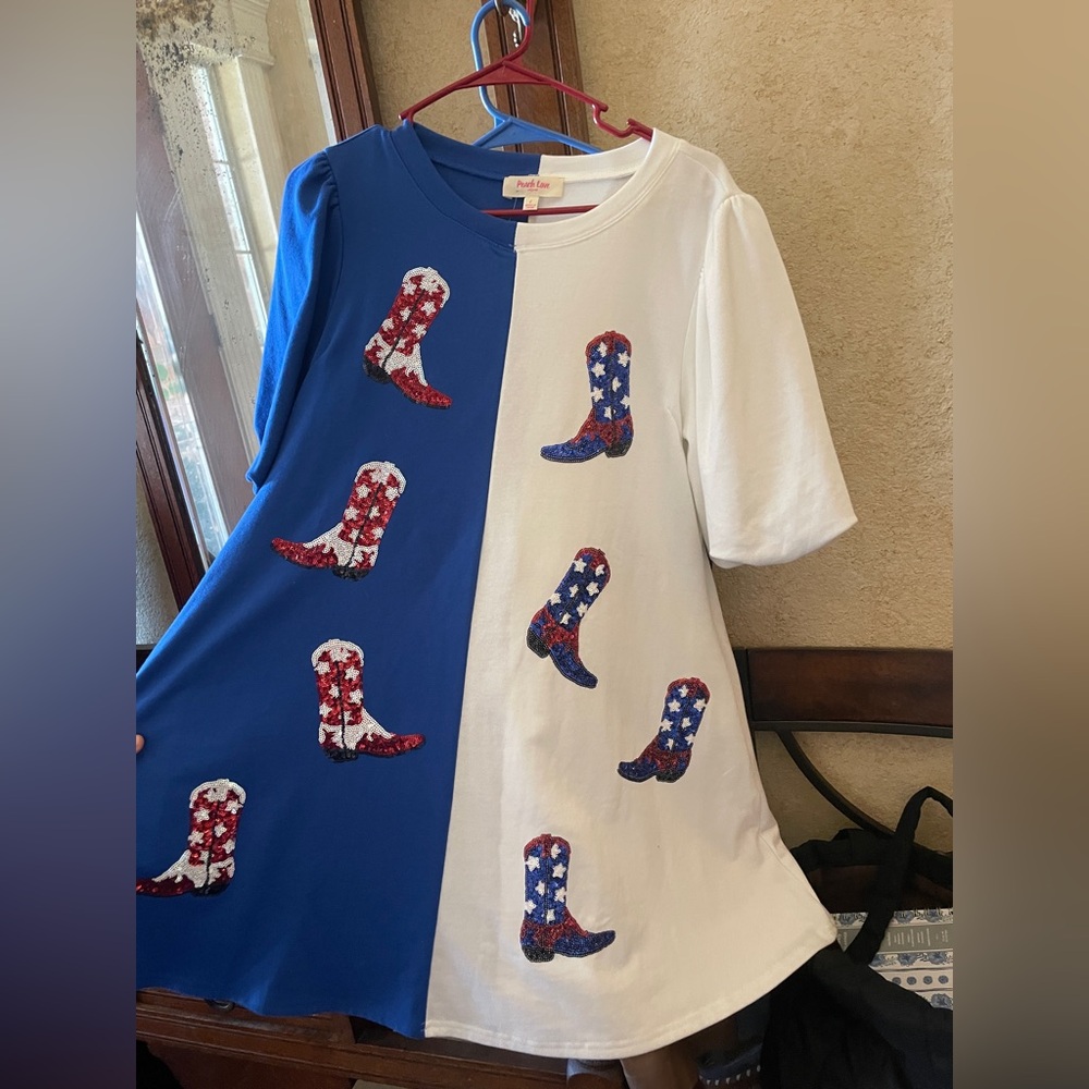 New dress. Never worn. Tag on